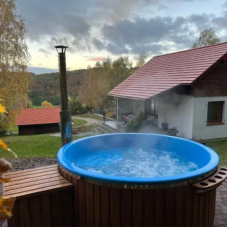 Malinowe Wzgorze 60 M2 Z Balia Na Wylacznosc بيت للعطل Krzeszna